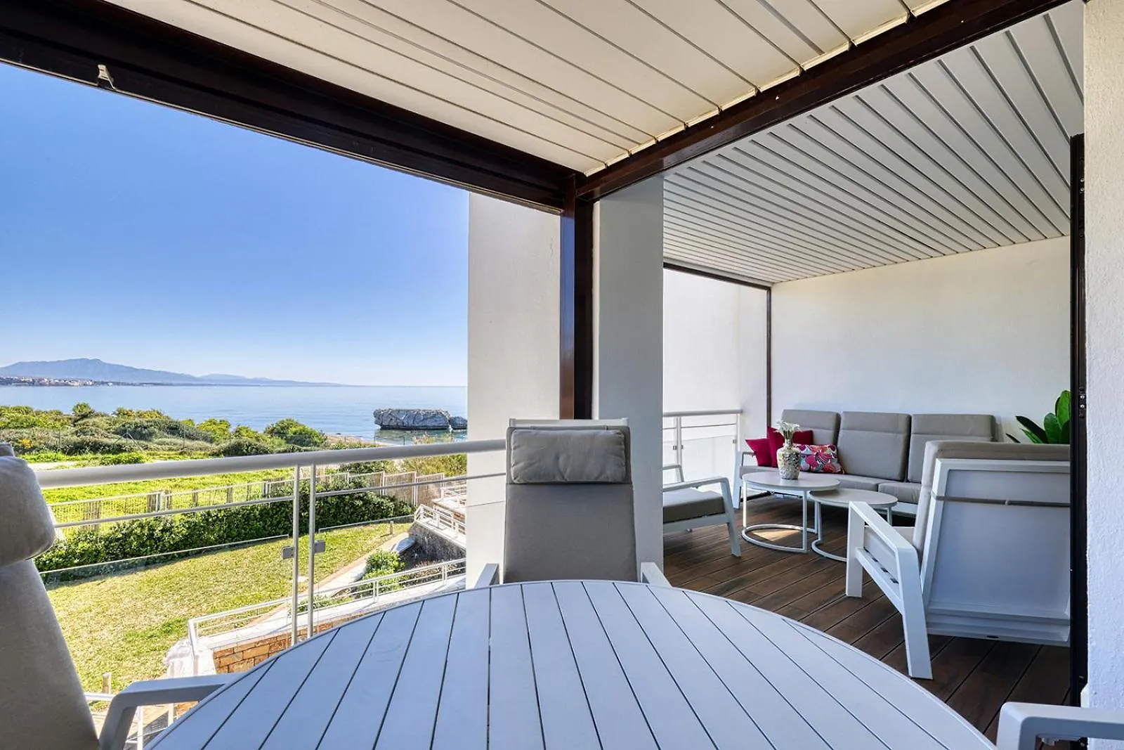 Amazing Frontline Beach Apartment With Sea And Mountain Views Bahia de Casares