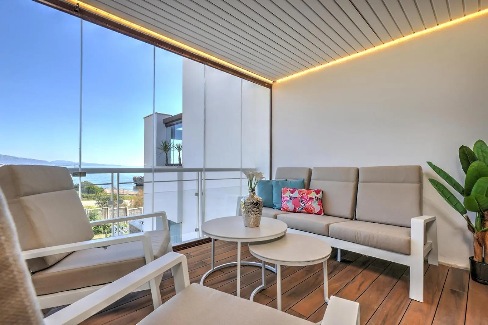 Amazing Frontline Beach Apartment With Sea And Mountain Views Bahia de Casares 0*,  Spanje