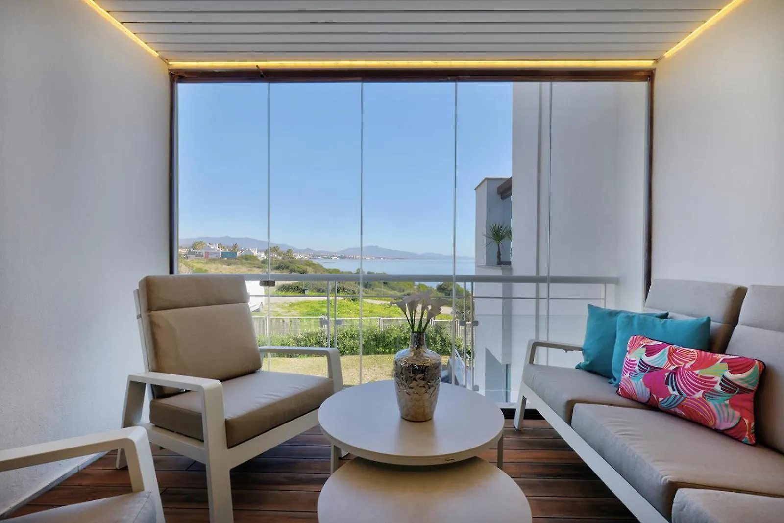 Amazing Frontline Beach Apartment With Sea And Mountain Views Bahia de Casares