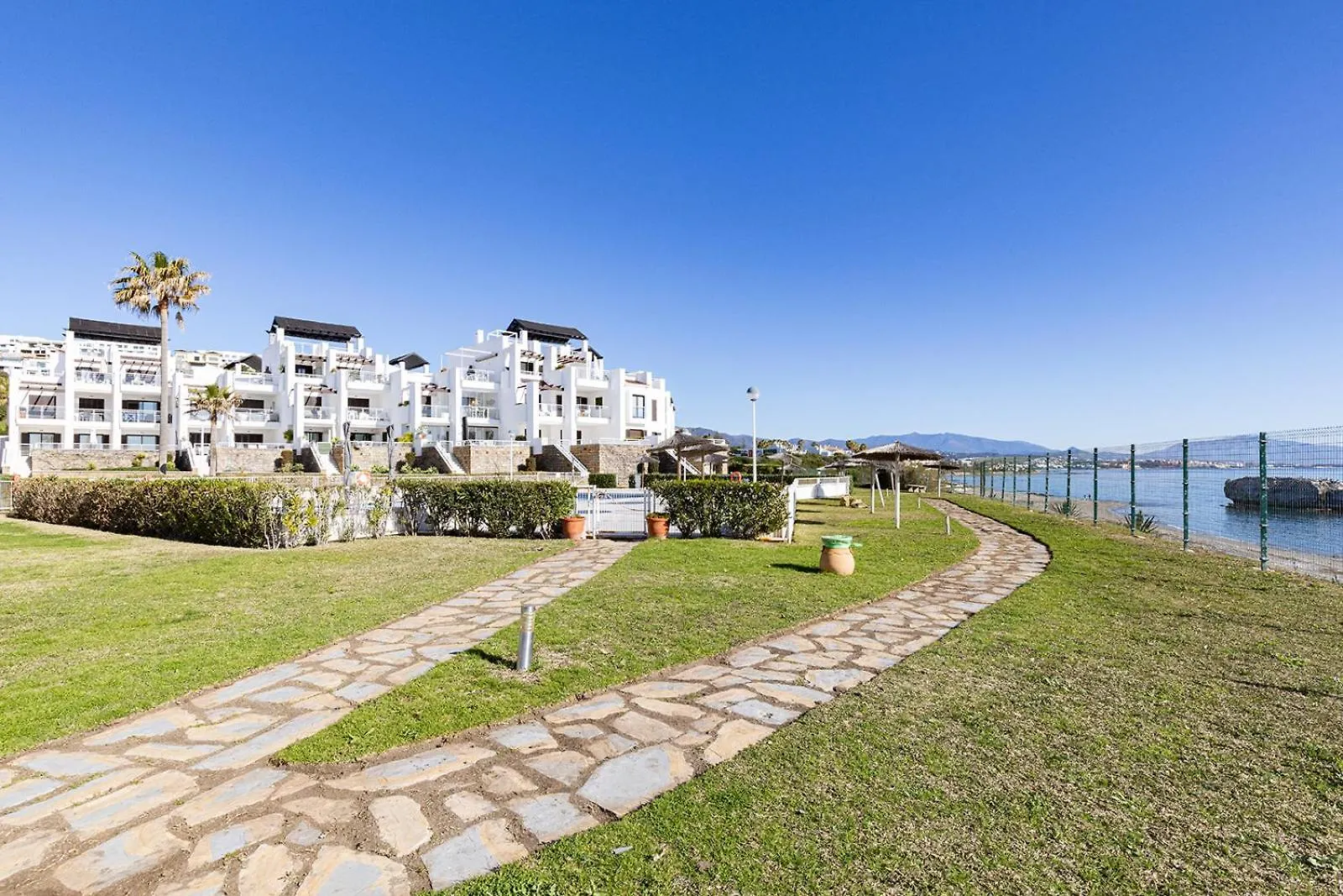 Amazing Frontline Beach Apartment With Sea And Mountain Views Bahia de Casares 0*,  Spanje